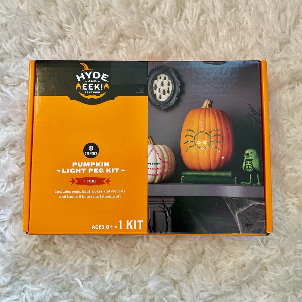 Hyde‎ and EEK Halloween Light Up Peg Decorative Kit 410 pc